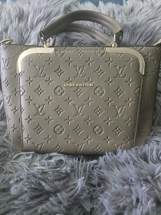 Продавам маркови чанти