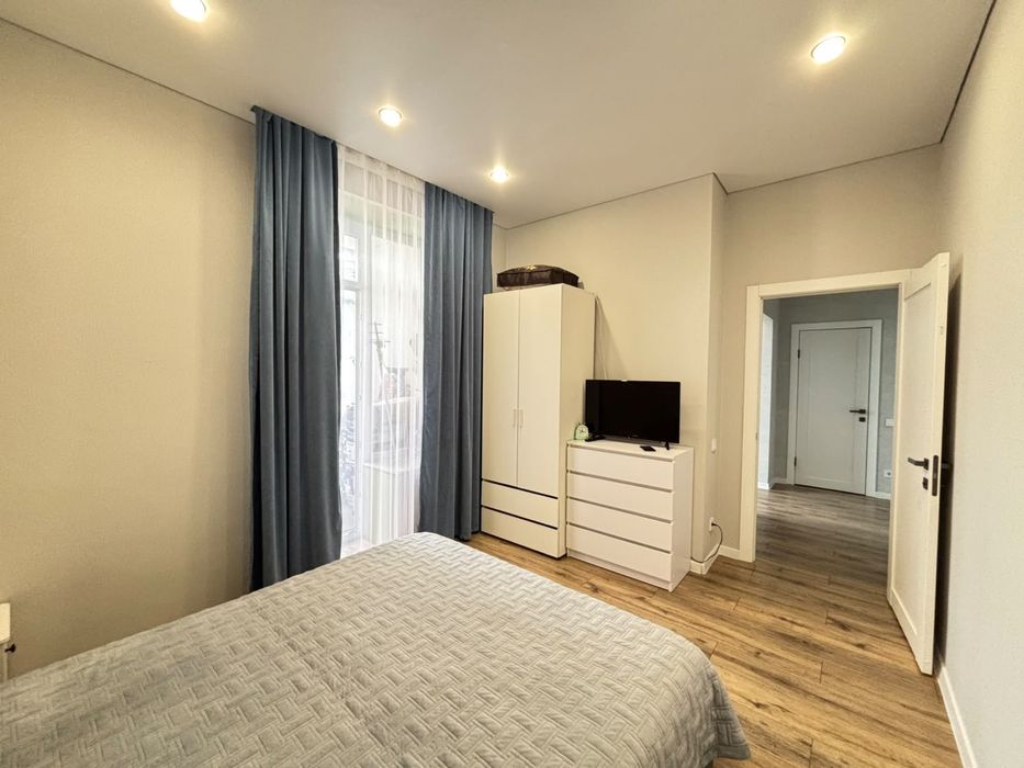 Продам квартиру ( Корона)