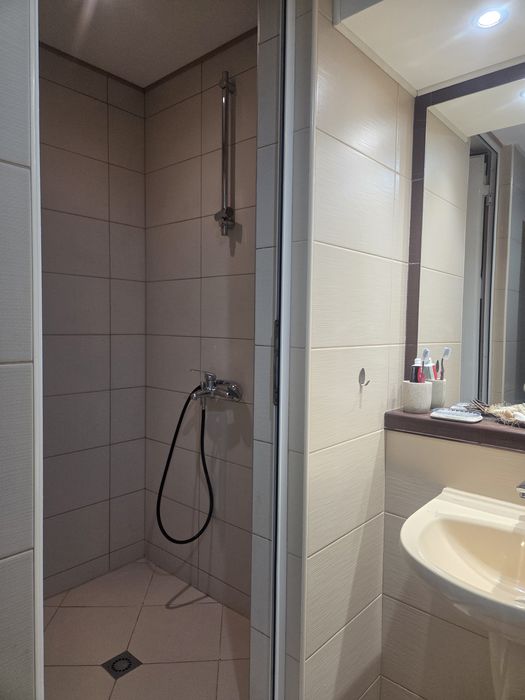 Дава се под наем Тристаен апартамент в Русе, Хъшове - 93 кв.м за 398.82 € - Снимка #10