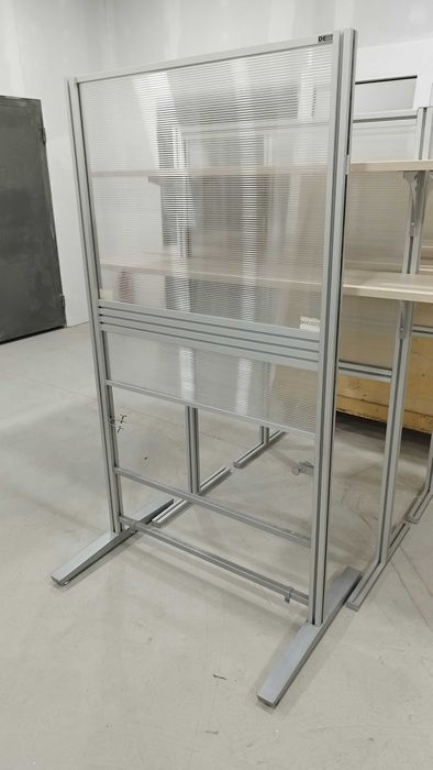 Алуминиева преграда / паравани между бюра 100/168см