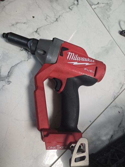 Vând scule profesionale