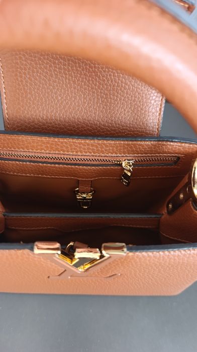 Louise Vuitton новa  кокетна малка чанта с дръжка и  за през рамо