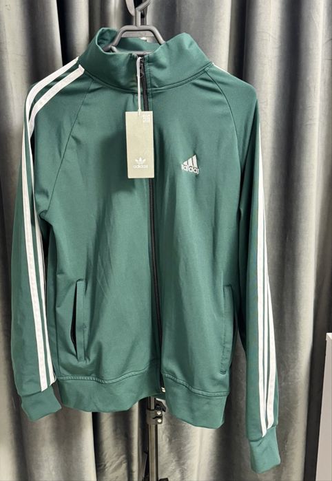 Trening de barbati nou cu eticheta