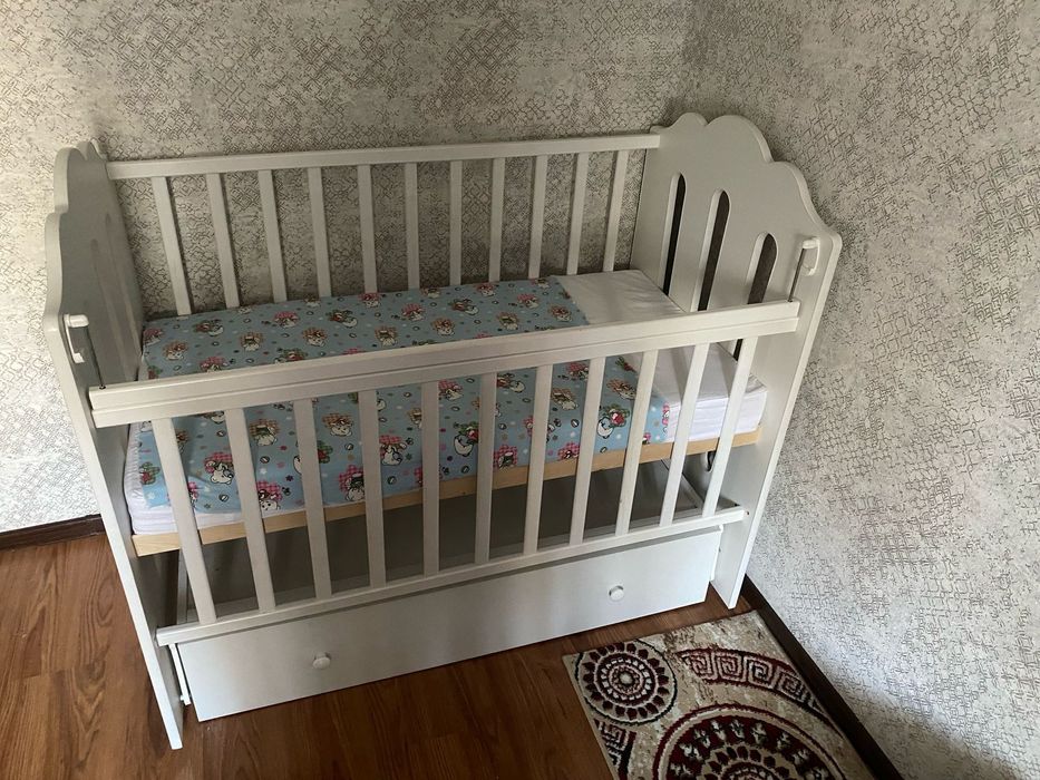 Детская кроватка
