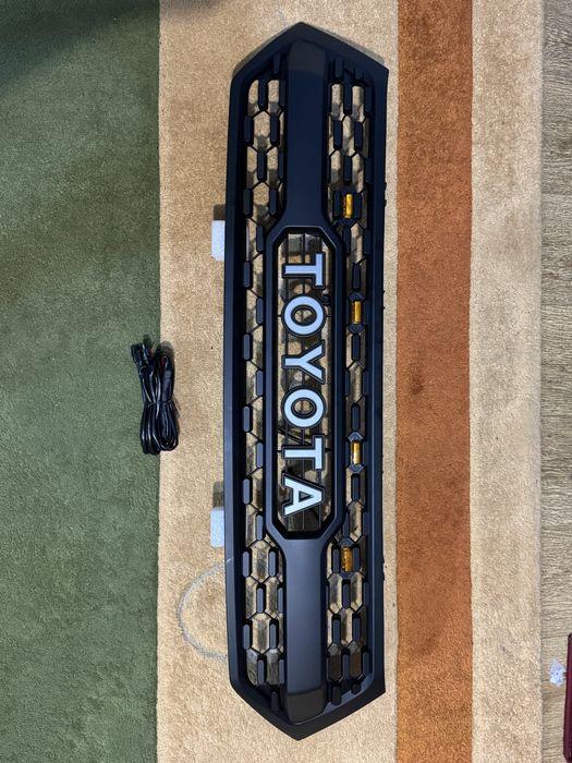 решетка Toyota Highlander 2013