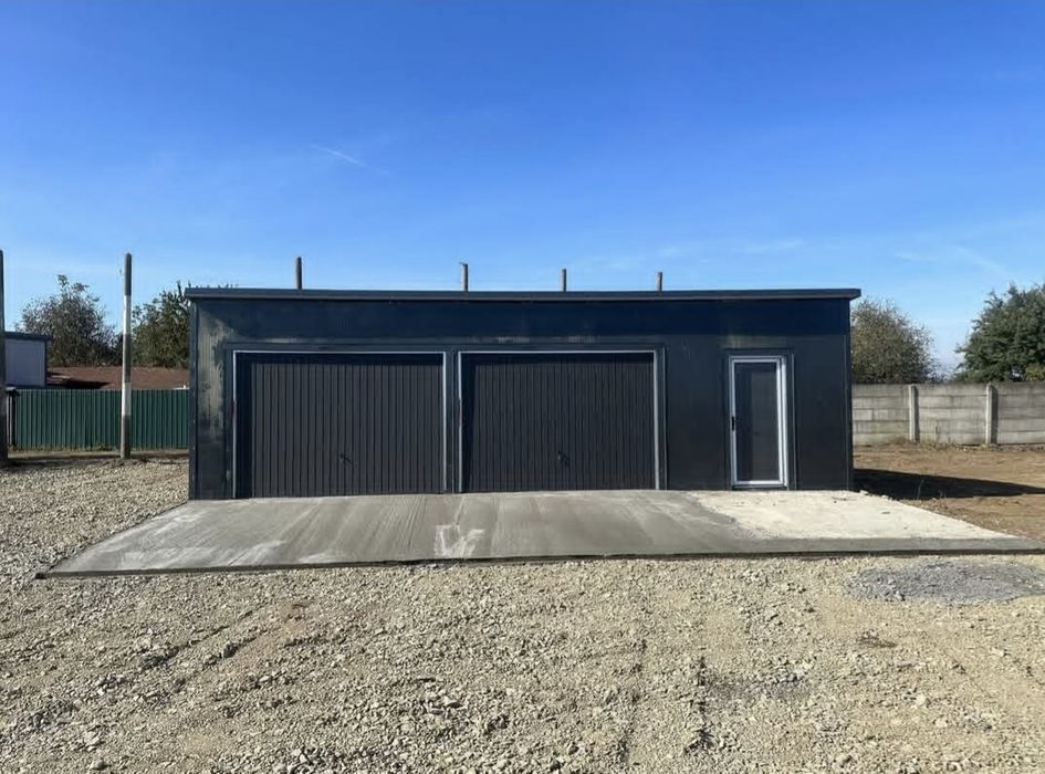 Garaje auto si containere la 30 de euro mp