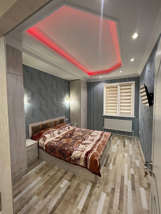 Центрда  Янги курилган Дом 3х квартира