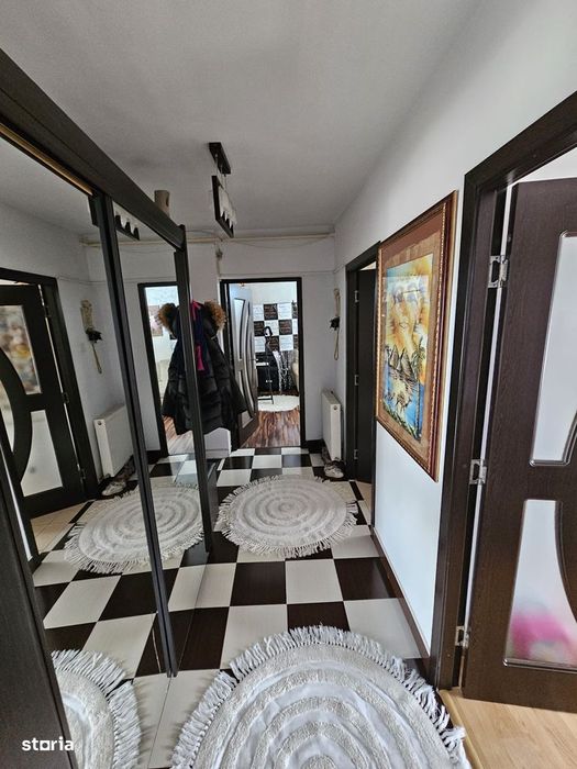 Vand apartament cu 2 camere decomandat