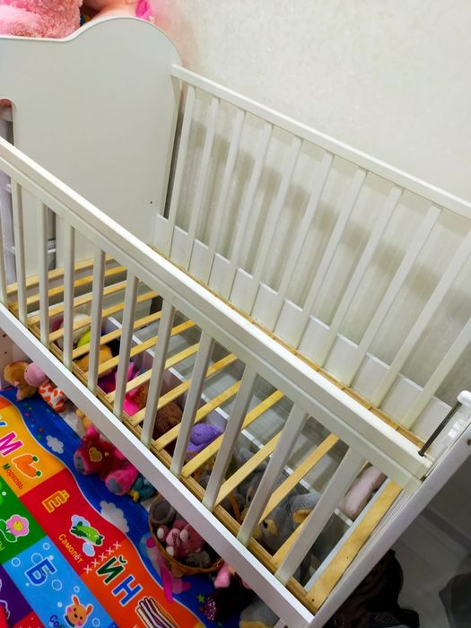 Продам кроватку маятник