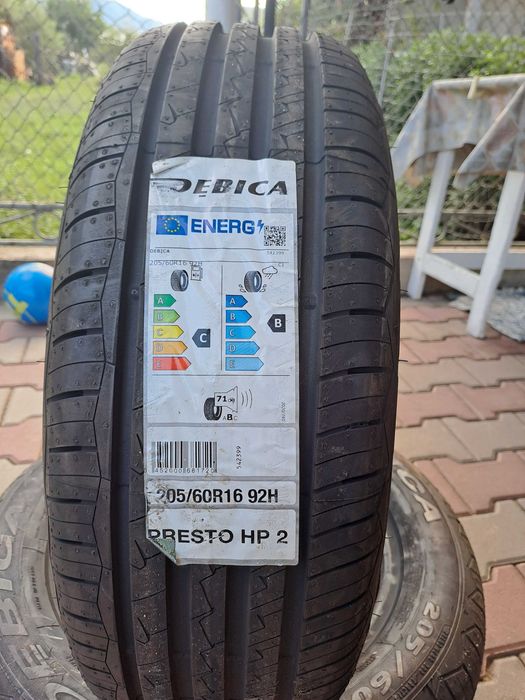 Vând 2 anvelope de vară Debica 205/60R16