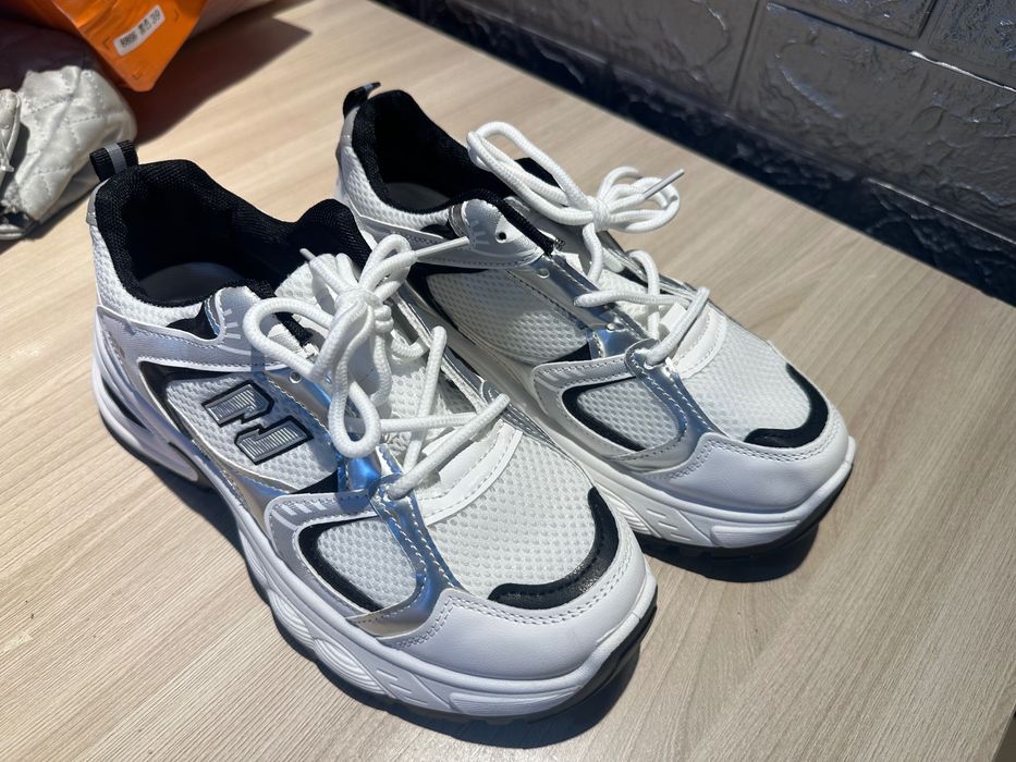 кроссовки new balance, черно белые 38