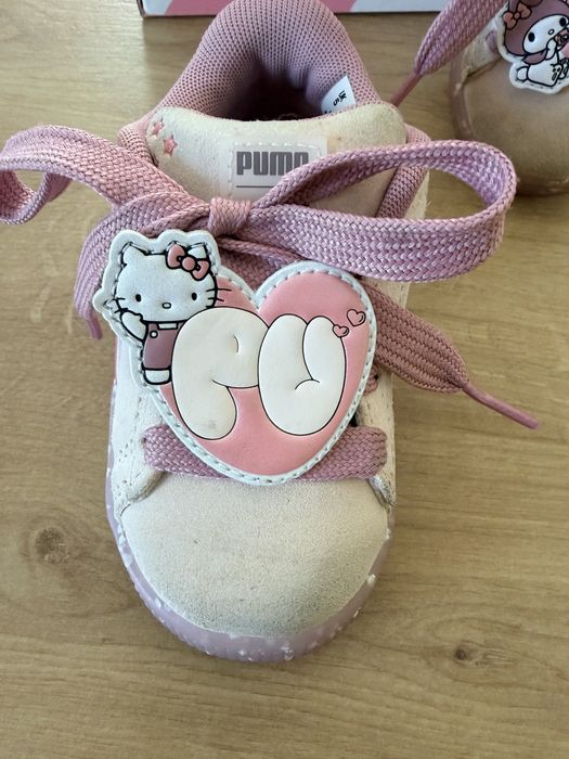 Vând pantofi sport Puma fetite