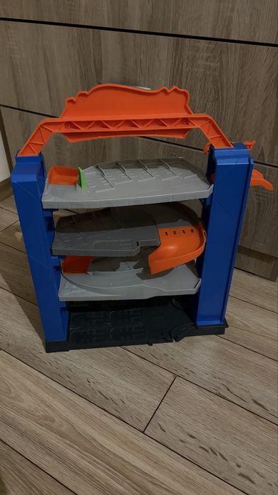 2 писти Hot Wheels