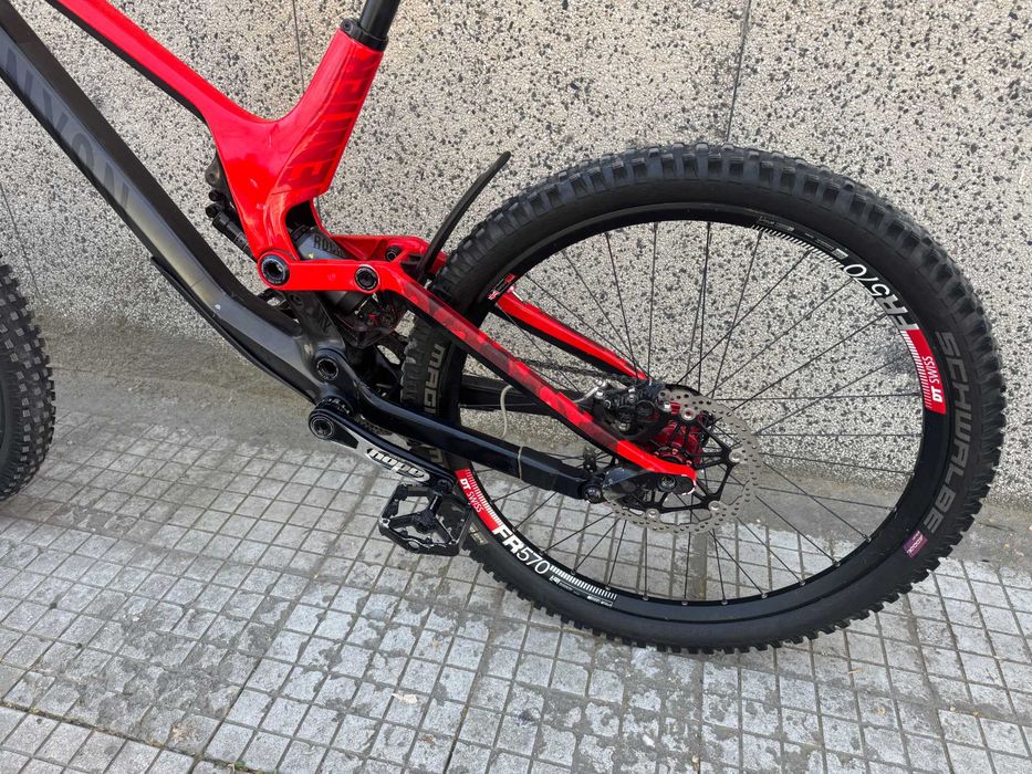 Canyon Sender CF 8.0 Carbon Donwhill/Sram X0/RockShox BoXXer 200mm.