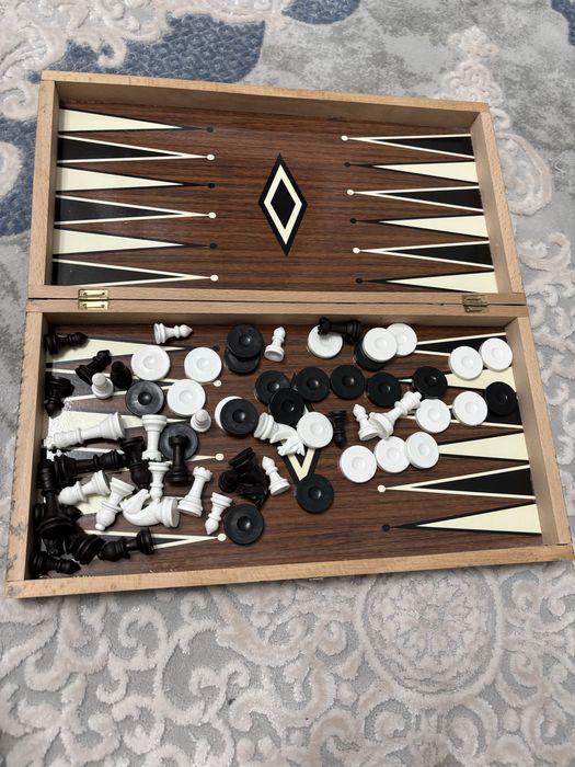 Tabla de sah si table