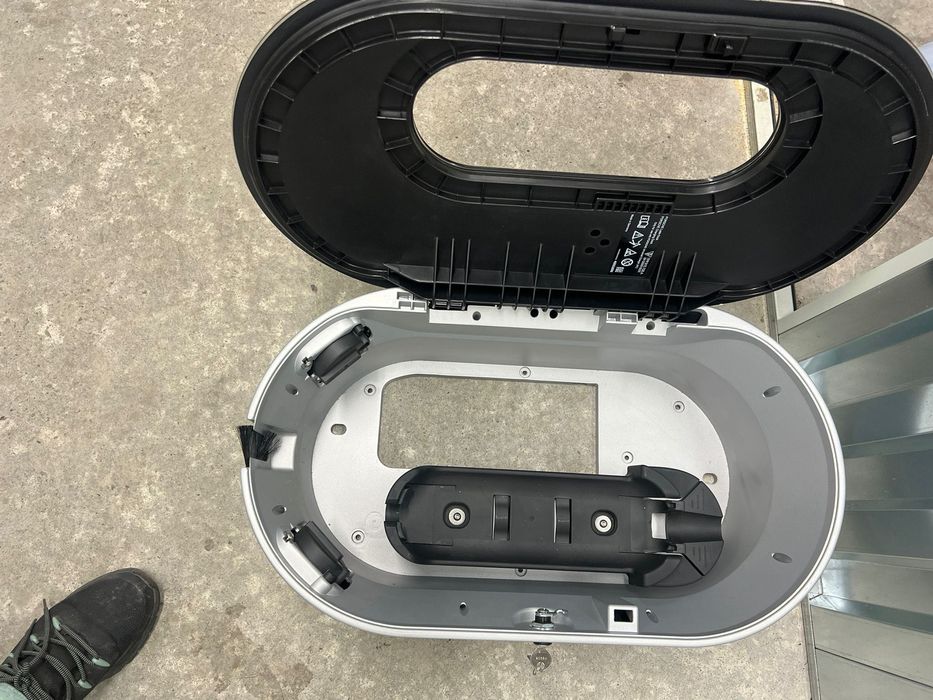 Кутия за зариадно на Porsche