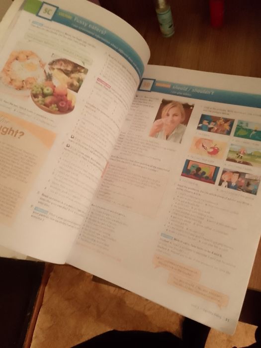 Solutions, Elementary student's book с Solutions Elementary Workbook.