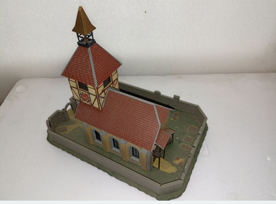 Macheta 1:87 cladire biserica trenulet electric scara HO