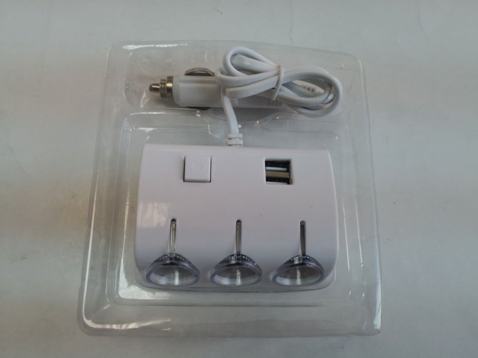 Adaptor bricheta auto x3 cu usb