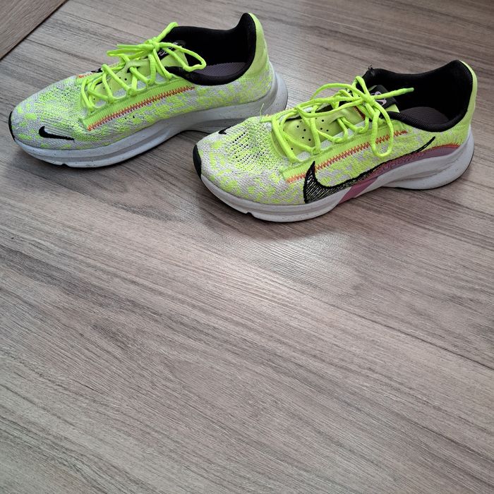 Оригинални маратонки Nike