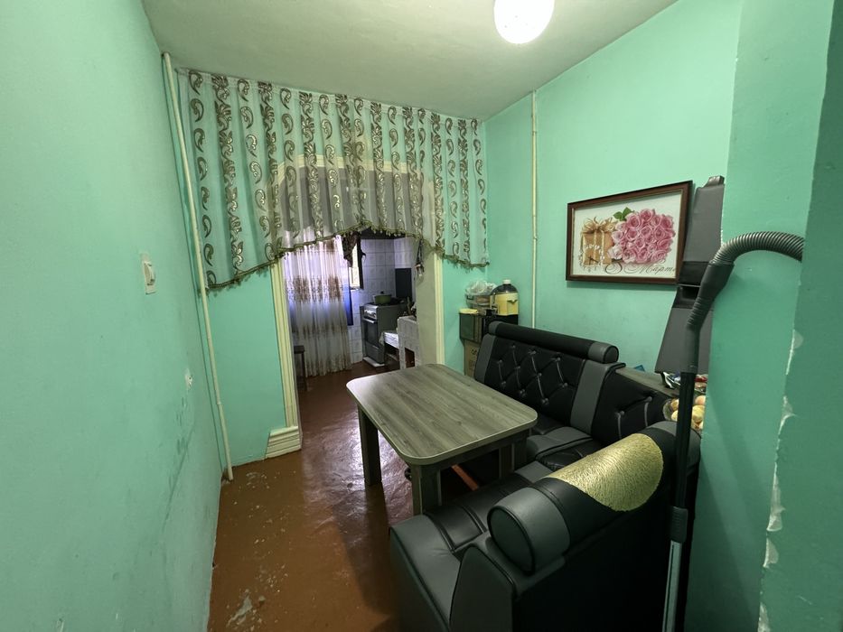 Uy sotiladi 4 xonali 5 qavatli domni 2 qavatida hamma sharoitlari bor