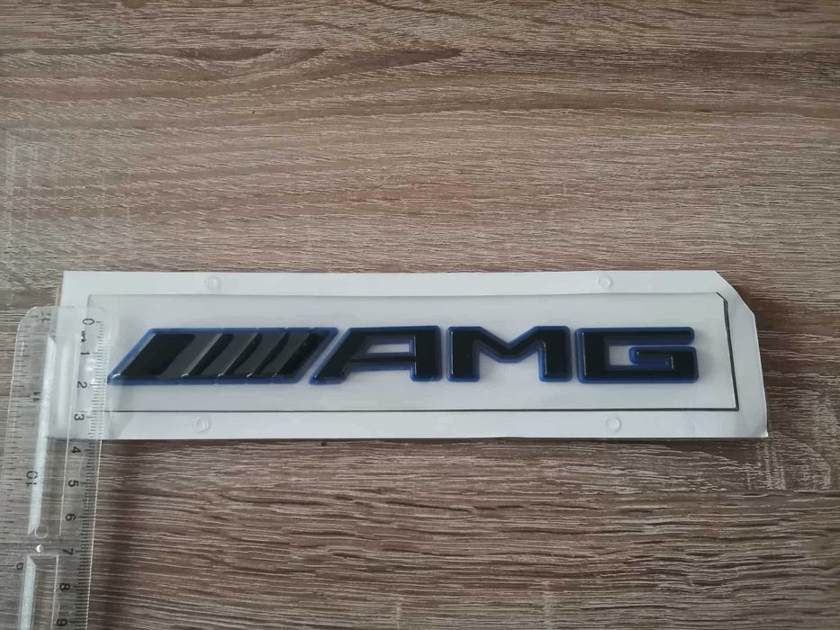 Mercedes Benz AMG черна емблема със син кант
