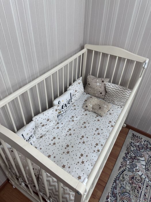 Манеж детский с матрасом и наматрасником