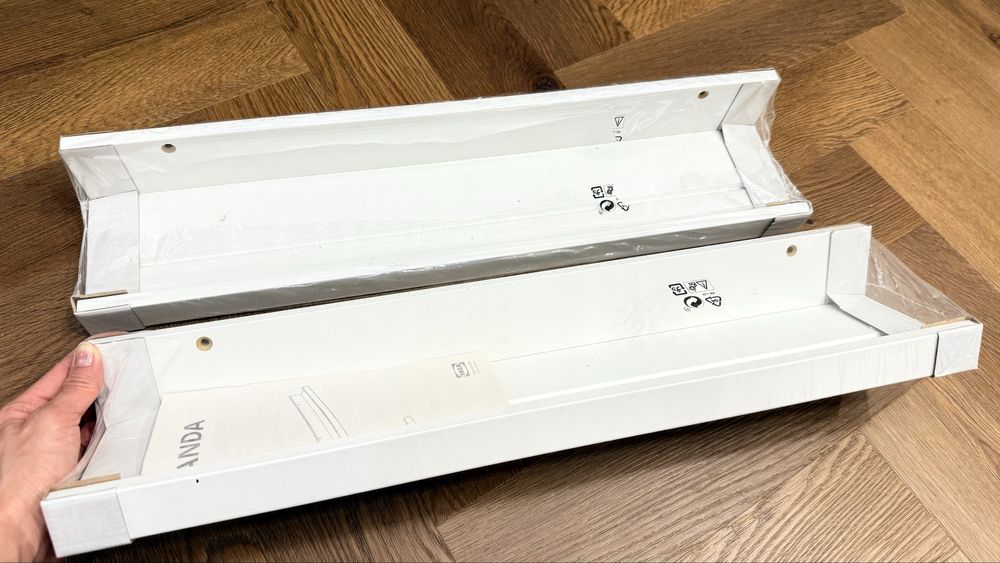 Продам две настенные полки Икеа