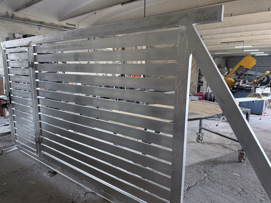 Porți și garduri ALUMINIU