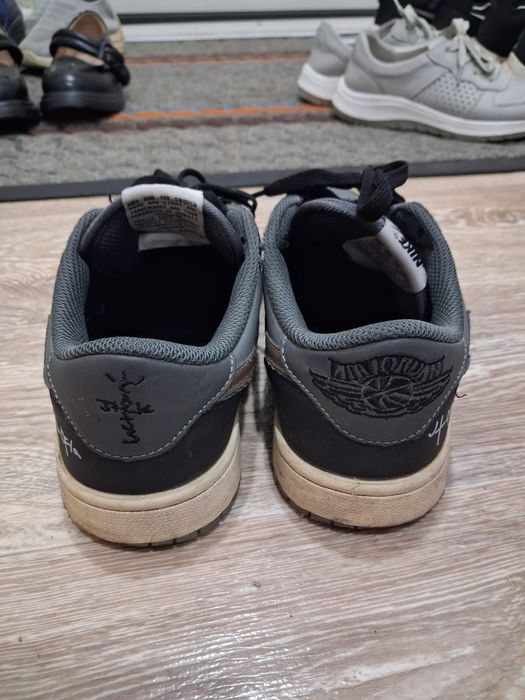 Продам кроссовки