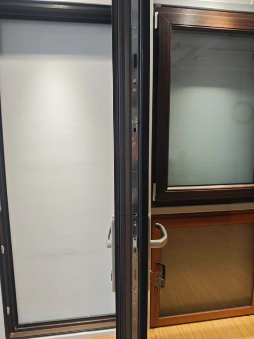 Usa de intrare PVC Salamander BluEvolution 92 - din showroom