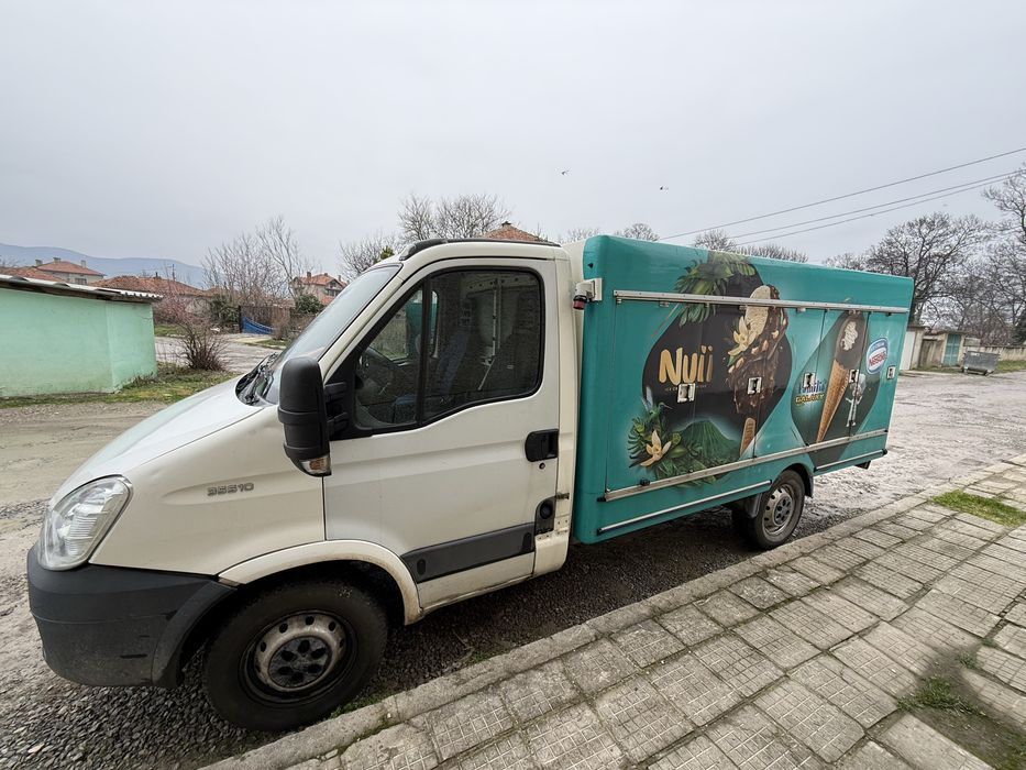 Хладилен бус за сладолед и замразени