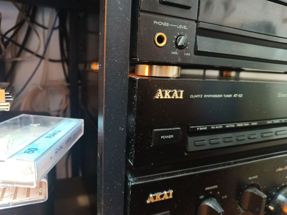 Tuner Akai AT-52 perfect functional