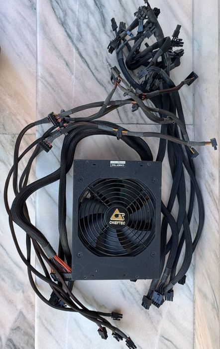 Sursa pc Modulara 1250w Chieftec Navitas Gold 80 Plus