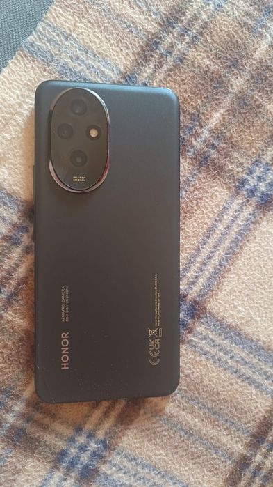 Продам телефон Память 256