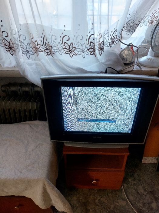 Продам продам телевизор