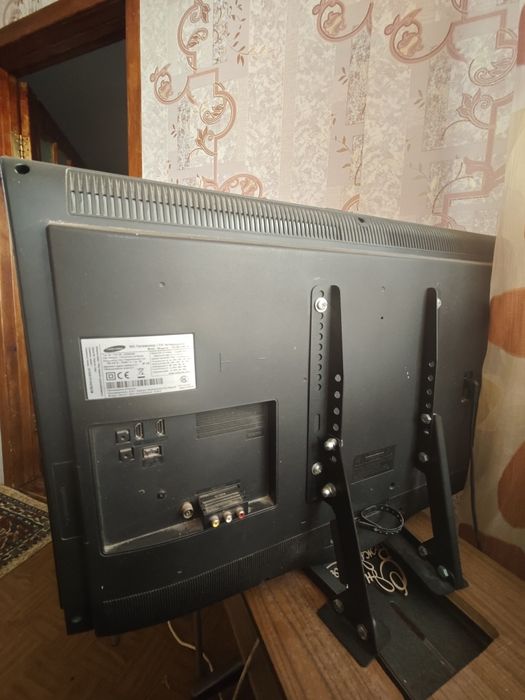 Продам телевизор Самсунг, НЕ смарт! Диагональ 32см.
