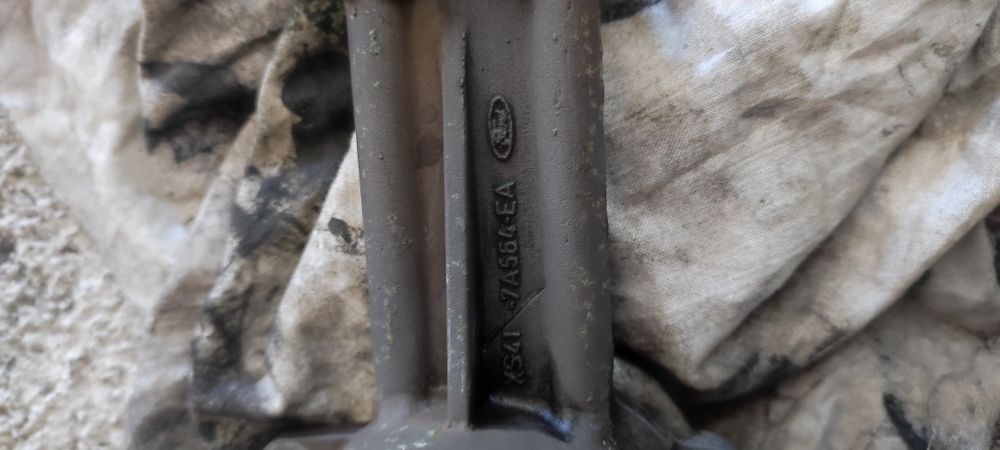 Лагер помпа   горна за Форд фиеста