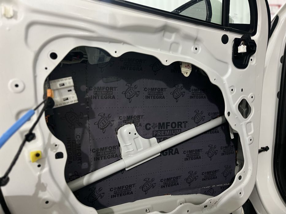 Шумоизоляция авто !!!