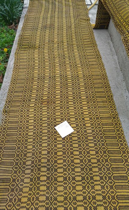 Ръчно тъкани килими, пътеки и губери
