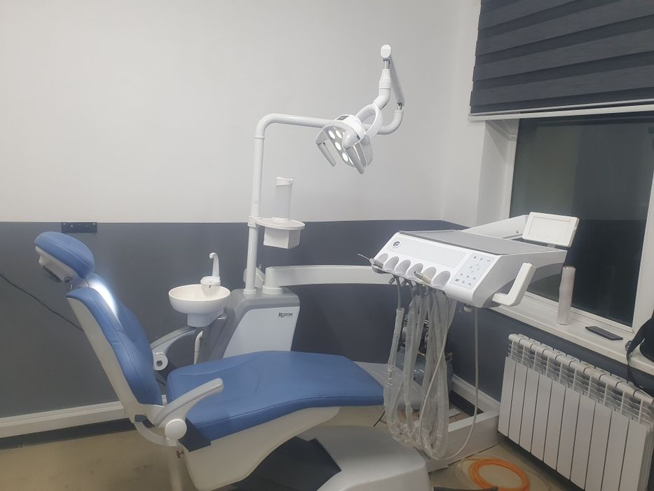 Stomatologik kreslo, kvars box, birinchi tibbiy yordam shkafi temirli