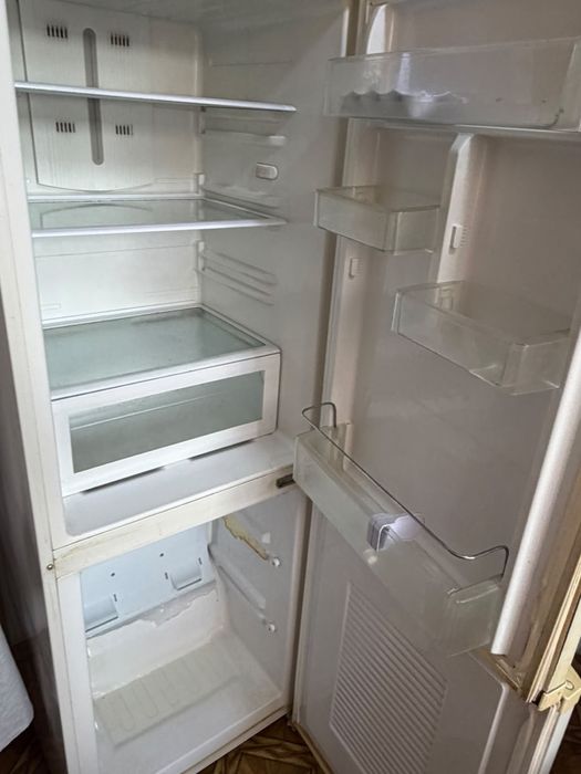 Продам холодильник. Цена 20 000т.