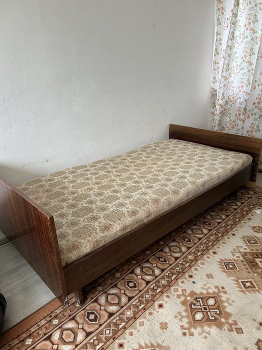 кровать б/у , в хорошем состоянии