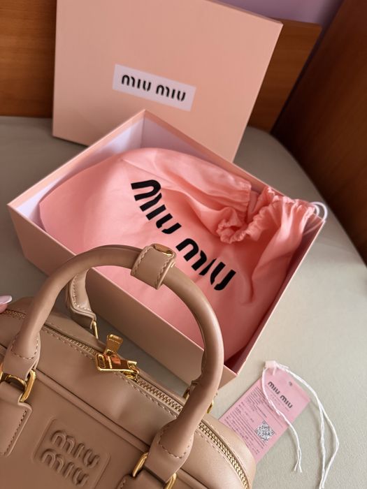 Дамска чанта M”i”u Miu кафява, нова с комплект