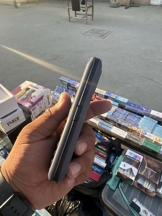 Novey P40i yangi telefon