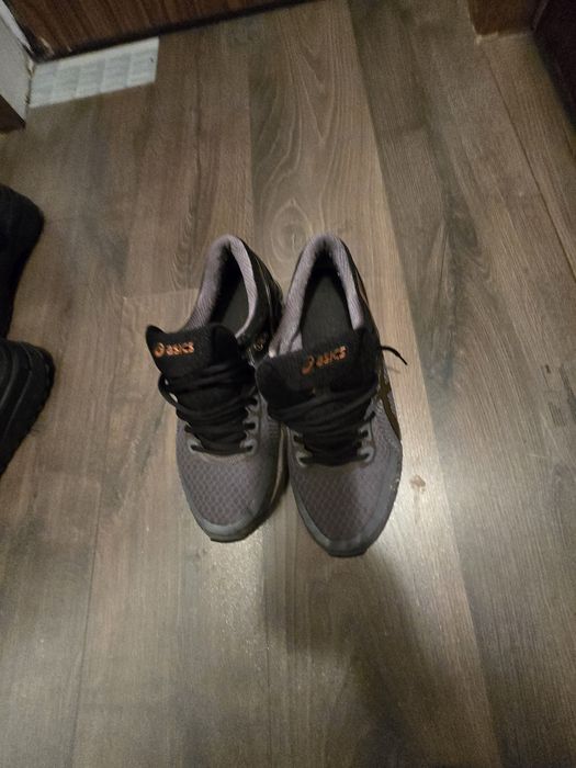 Adidasi asics kinsey 6