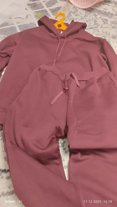 Спаптивный костюм женский