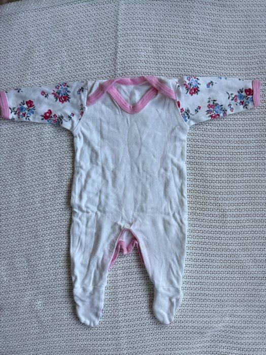 Бебе момиче лот 0-1 новородено