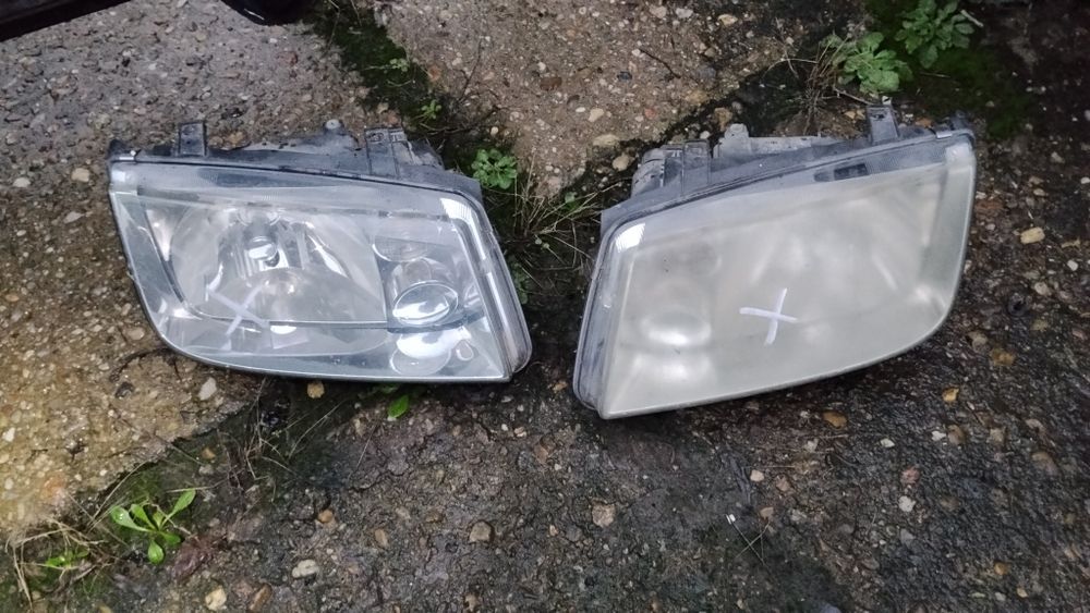 Far Volkswagen Bora. Stanga dreapta