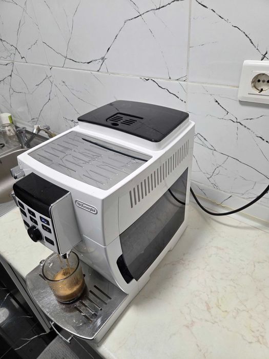 Espressor Automat DeLonghi Magnifica S ECAM 13.123.W Aparat cu Cafea Boabe
